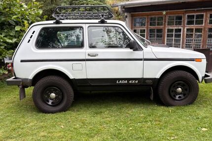 Lada Niva 88.550 km 9.500 € Essen 45277