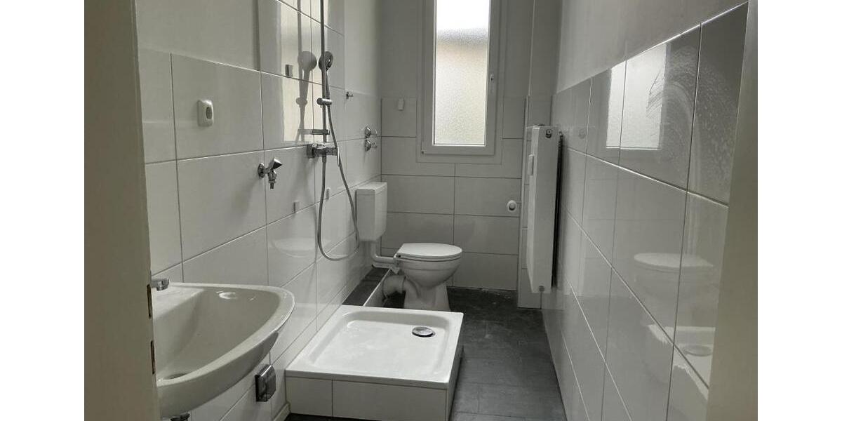 Wir renovieren für Sie bezugsfertig! Schön geschnittene 2-Zimmer 2 zimmer