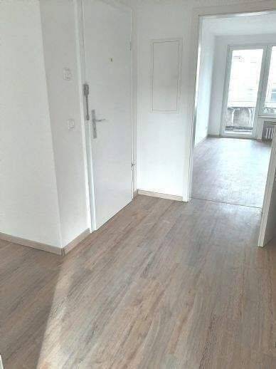 Etagenwohnung Duisburg Neudorf-Süd - 3 Zimmer, 84 m&sup2;, 890&euro; | Angebot:26903955