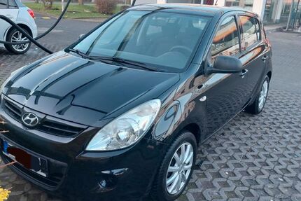 Hyundai i20 130.000 km 2.990 &euro; Oberhausen 46117