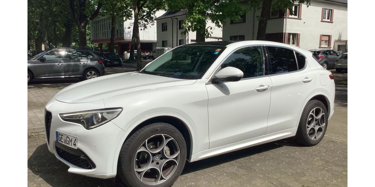 Alfa Romeo Stelvio 81.000 km 22.900 &euro; Gelsenkirchen Buer 45894