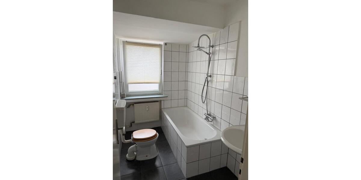 Etagenwohnung Duisburg Essenberg - 2 Zimmer, 65 m&sup2;, 380&euro; | Angebot:25646850