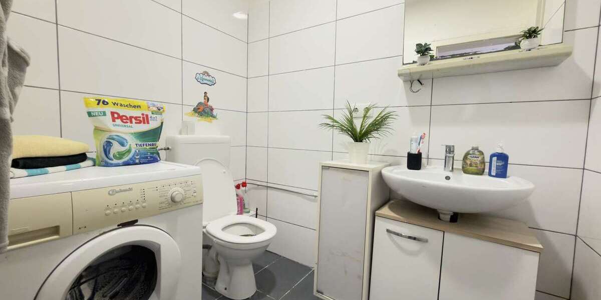 Renditestarkes MFH mit Gewerbe in Duisburg – 5700 EUR Kaltmiete, starke Ertragsbasis - Mehrfamilienhaus, Wohnhaus Duisburg Hamborn | Angebot:25536060