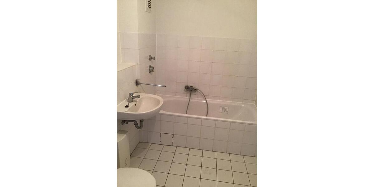 2,5-Zimmer-Wohnung mit schönem, hellem Wohnzimmer NUR mit WBS 2 zimmer