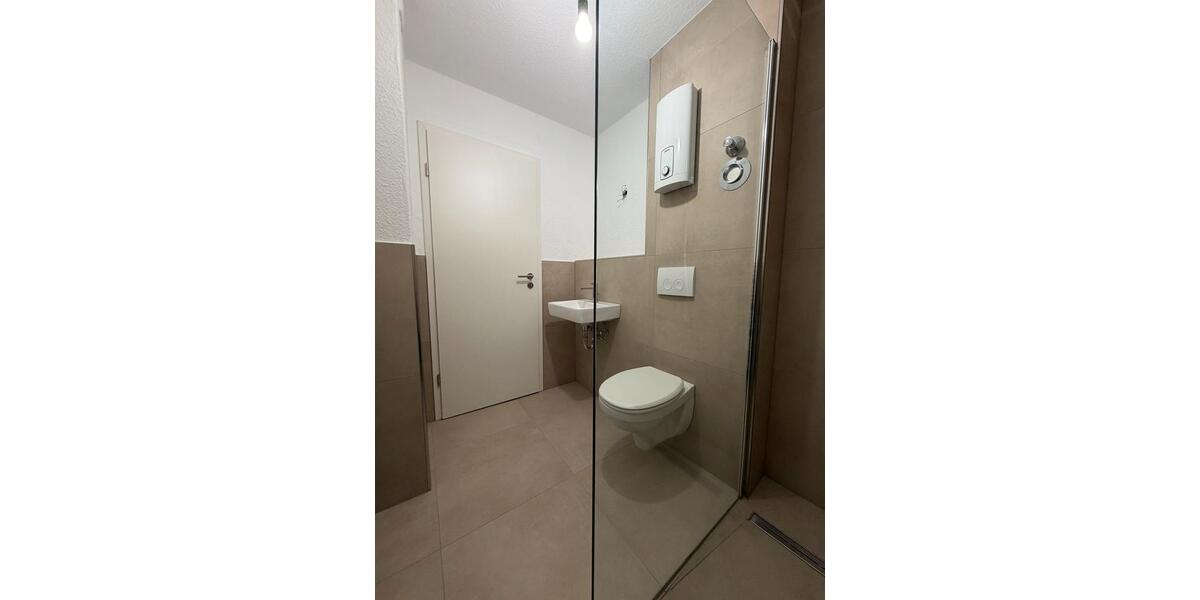 Dachgeschoßwohnung Duisburg Mittelmeiderich - 2 Zimmer, 77 m&sup2;, 900&euro; | Angebot:25274270