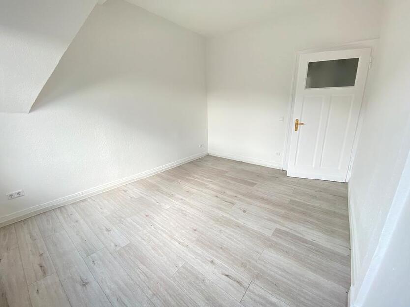 Schöne DG Wohnung mit wunderschönem Ausblick zimmer