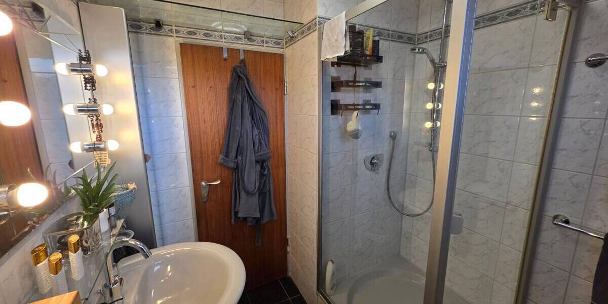 Ruhige Wohnlage in RE-Süd. Gemütliche Wohnung mit Südbalkon in einem gepflegten 2-Parteienhaus. - Etagenwohnung Recklinghausen Süd | Angebot:26393450