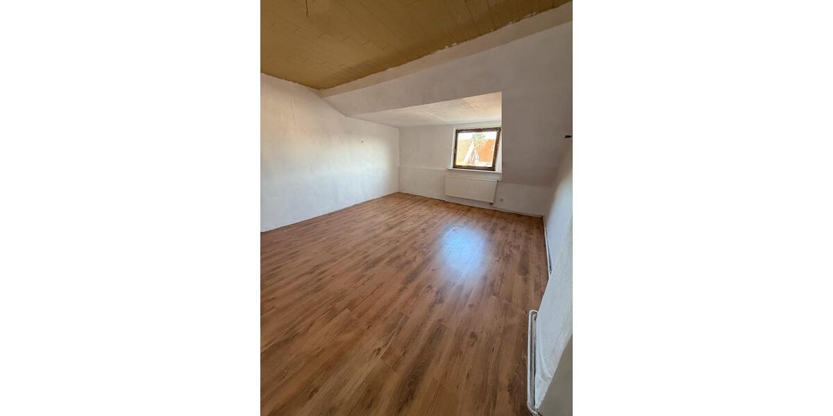 Dachgeschoßwohnung Gelsenkirchen Gelsenkirchen-Nord - 2 Zimmer, 77 m&sup2;, 450&euro; | Angebot:26341699