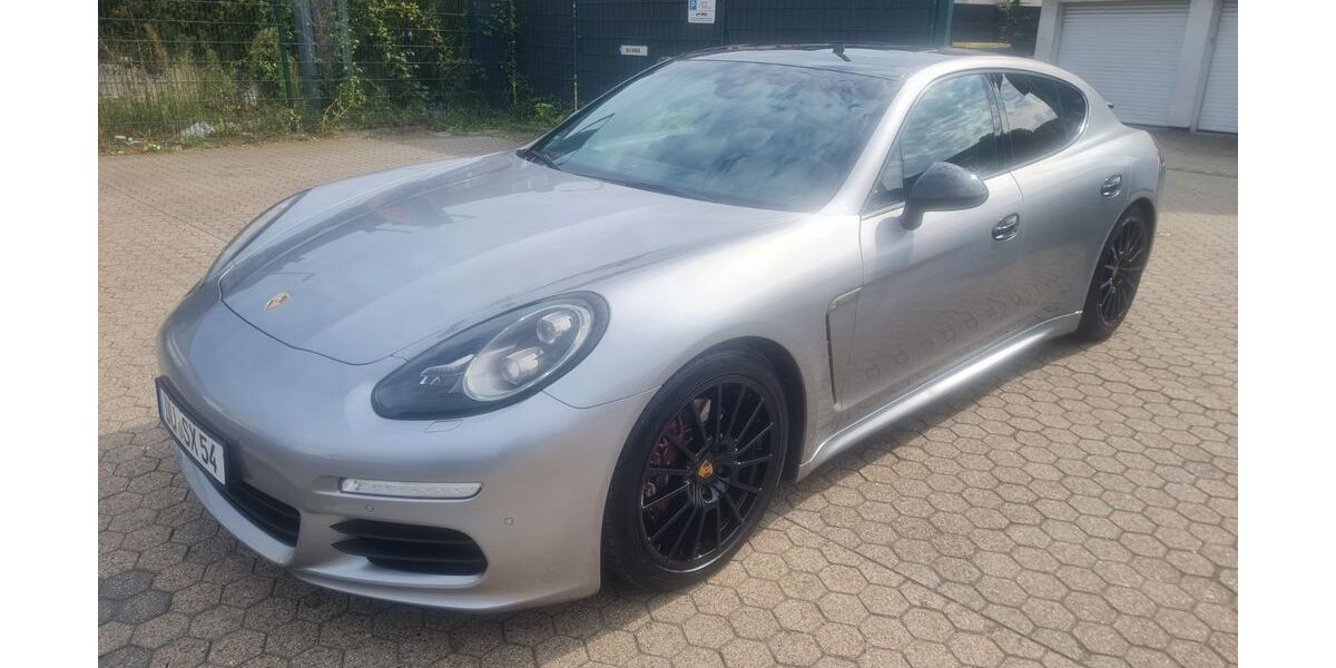 Porsche Panamera 113.000 km 35.850 € Duisburg 47139