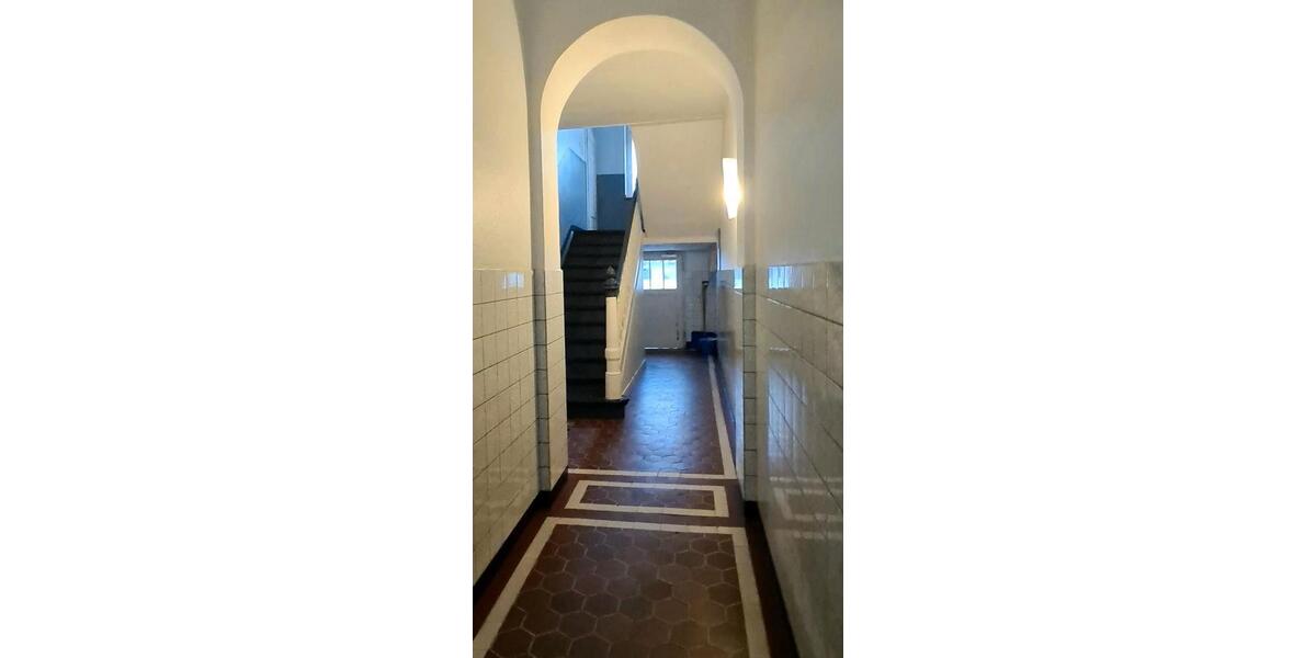 Urbane Dachgeschoss-Romantik! Helles Single-Refugium in Essen-Kray: 2,5 ZW, renoviert-bezugsfertig 2 zimmer