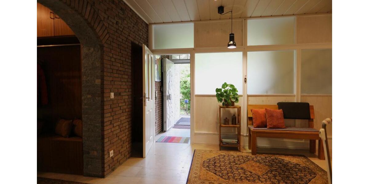 Haus zu verkaufen - 70er Jahre Bungalow am Haardrand 8 zimmer