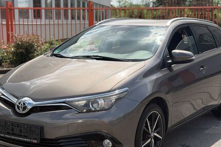 Toyota Auris 97.000 km 9.990 &euro; Herten 45701