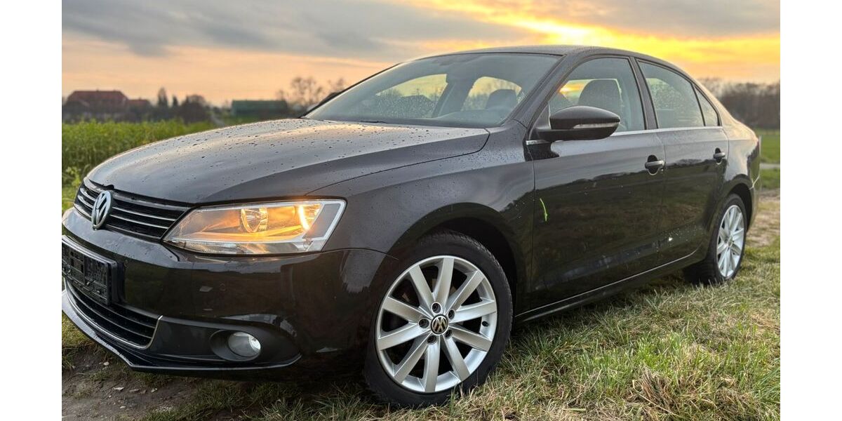 VW Jetta 169.000 km 5.999 € Dortmund 44147