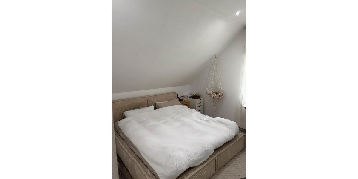 Dachgeschoßwohnung Oberhausen Rothebusch - 2.5 Zimmer, 60 m&sup2;, 600&euro; | Angebot:24850380