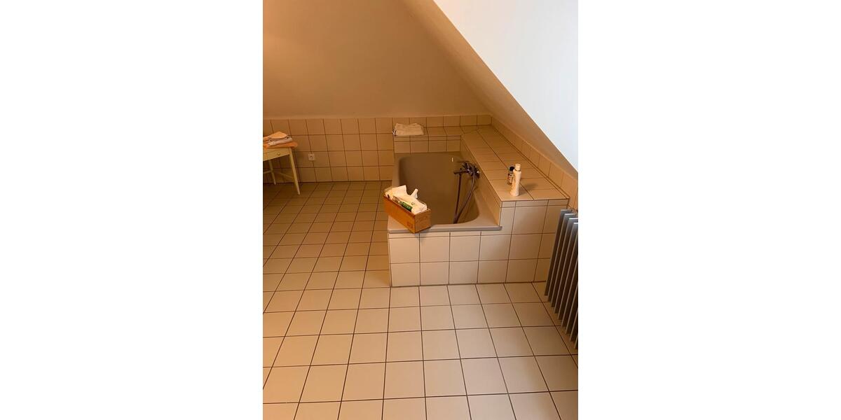 Dachgeschoßwohnung Gelsenkirchen Resse - 4 Zimmer, 138 m&sup2;, 990&euro; | Angebot:26322223