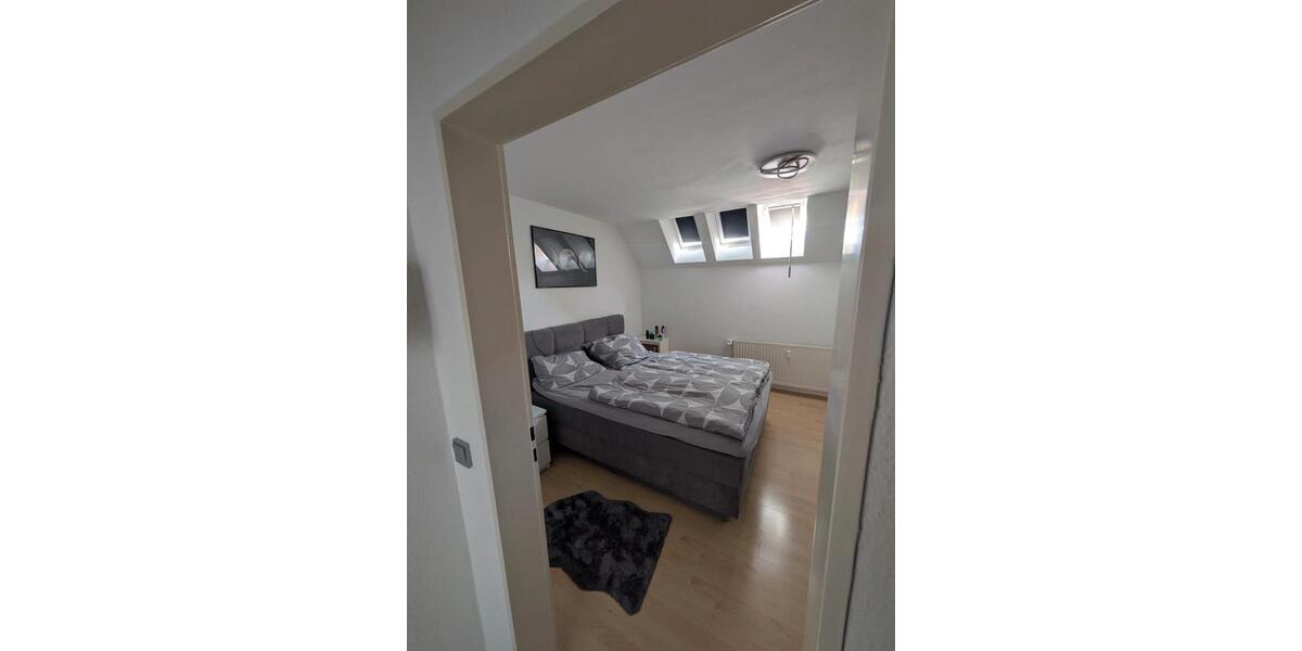 Dachgeschoßwohnung Gelsenkirchen Erle - 2.5 Zimmer, 68 m&sup2;, 680&euro; | Angebot:26072220
