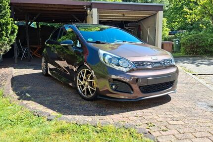 Kia Rio 125.154 km 5.999 &euro; Mülheim an der Ruhr 45472
