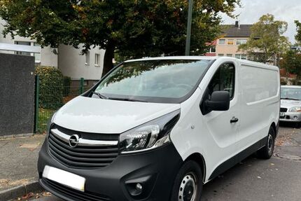 Opel Vivaro 180.673 km 11.500 € Düsseldorf 40459