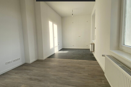 Sanierte Altbauwohnung mit Südwest Balkon und Blick ins Grüne 3 zimmer