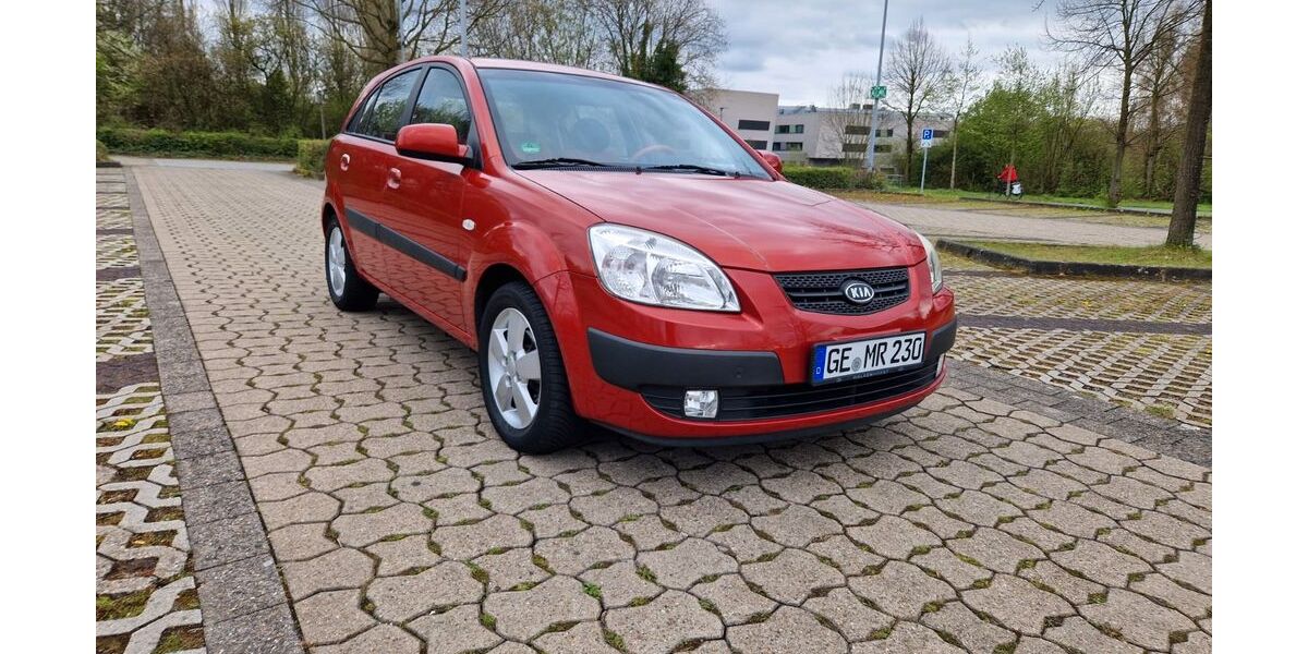 Kia Rio 75.000 km 2.300 &euro; Gelsenkirchen 45894
