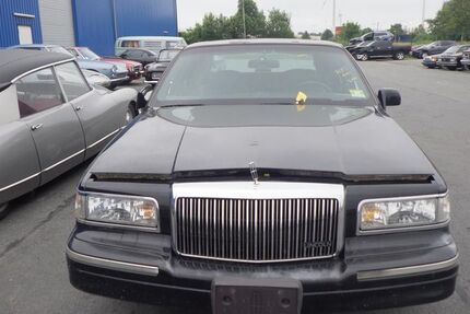 Lincoln Town Car 83.000 km 4.999 &euro; Wuppertal 42279