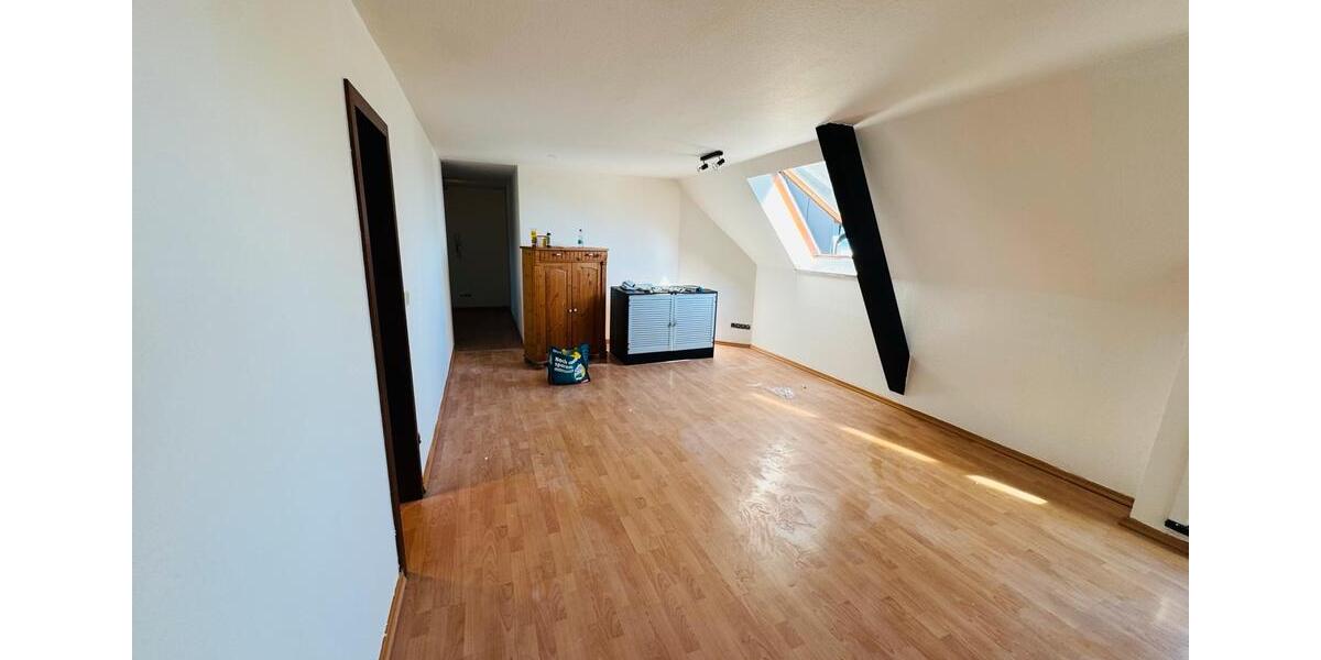 Dachgeschoßwohnung Duisburg Laar - 3 Zimmer, 84 m&sup2;, 850&euro; | Angebot:25152090