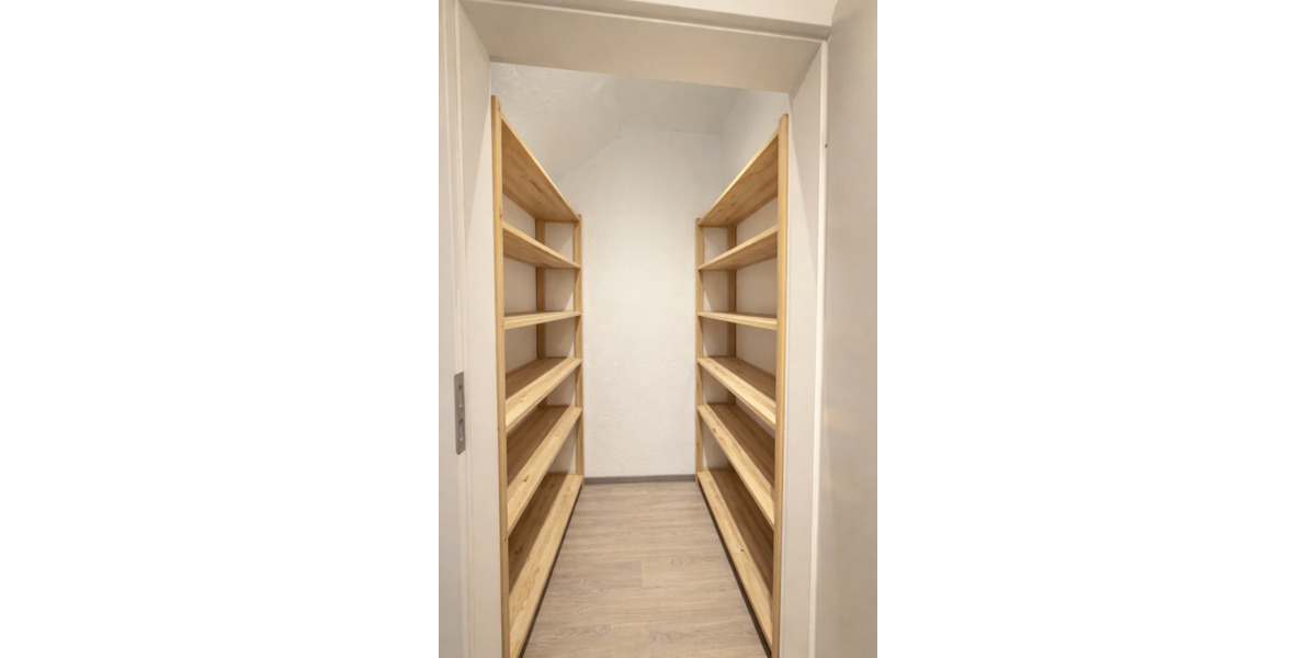 Etagenwohnung Oberhausen Altstadt-Mitte - 3 Zimmer, 113 m&sup2;, 945&euro; | Angebot:25250361