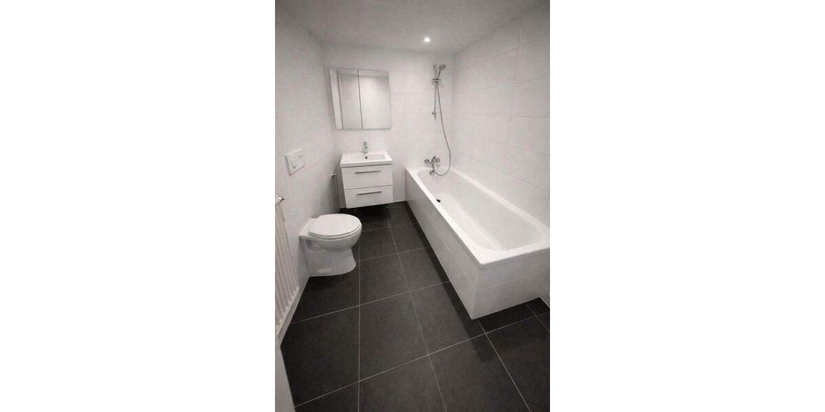 3-Zimmer-Wohnung (72 m²) mit Balkon - Erstbezug nach Sanierung 3 zimmer