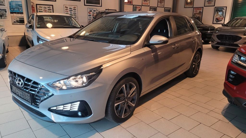 Hyundai i30 80.350 km 13.450 &euro; Oberhausen 46049