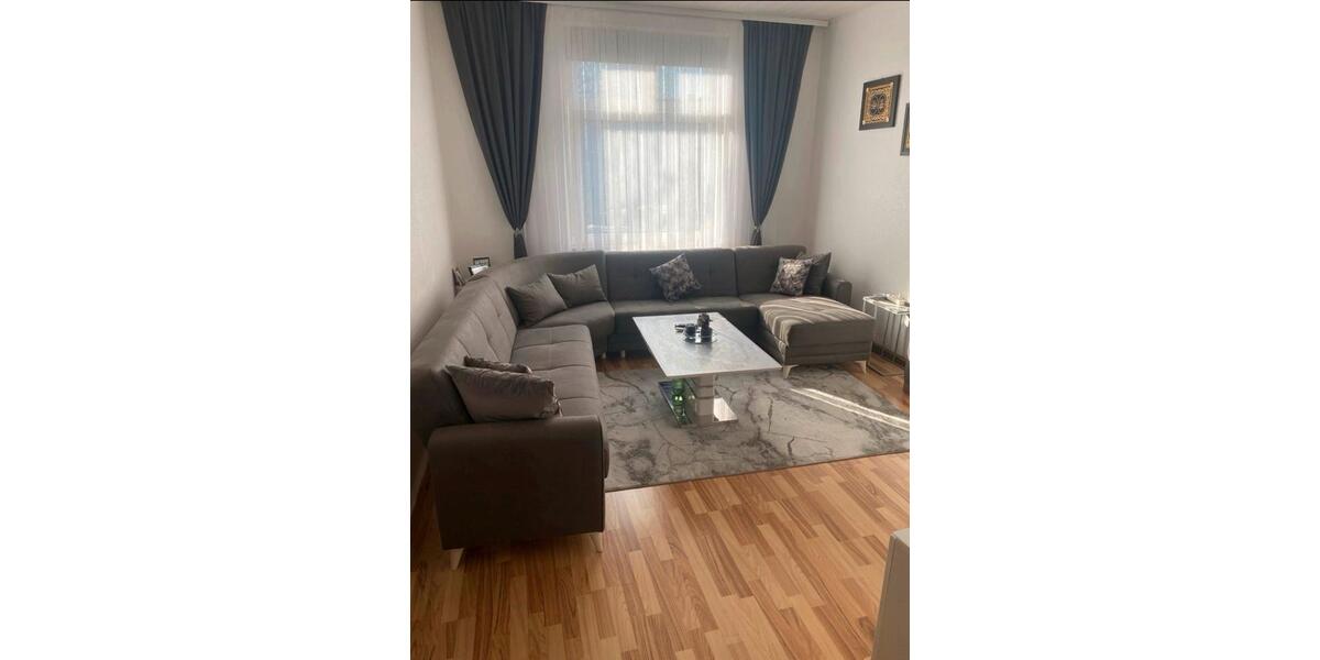 Charmante Altbauwohnung in guter Lage 4 zimmer