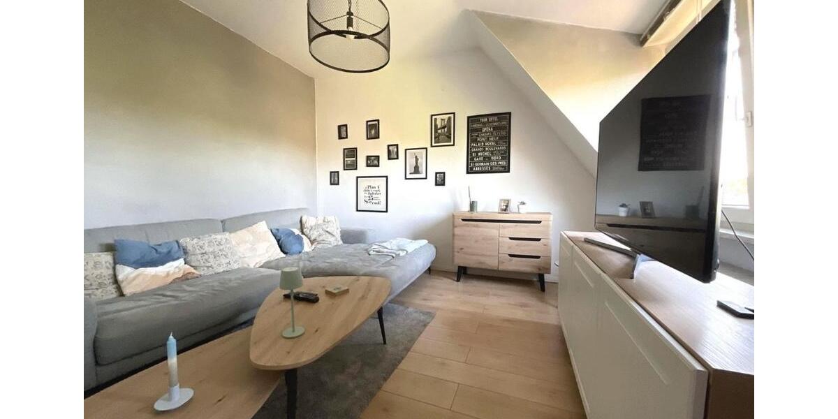 Dachgeschoßwohnung Duisburg Mittelmeiderich - 3 Zimmer, 80 m&sup2;, 901&euro; | Angebot:25294058