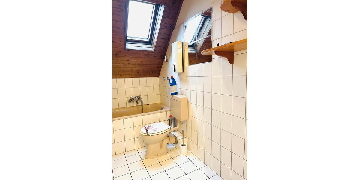 Dachgeschoßwohnung Essen Stadtbezirk III - 3 Zimmer, 72 m&sup2;, 799&euro; | Angebot:26374106