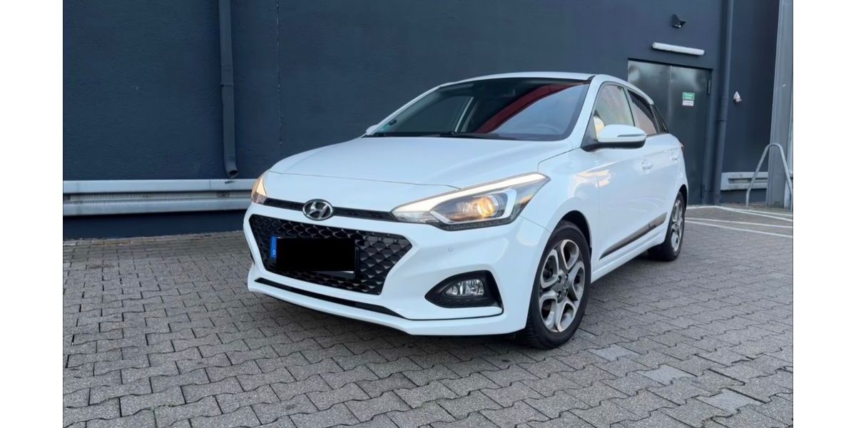 Hyundai i20 81.160 km 9.499 &euro; Mülheim an der Ruhr 45472