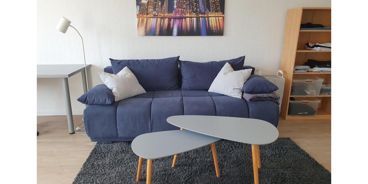 Schöne 1,5 Zimmer Wohnung möbliert mit Balkon u Küche und 1.5 zimmer