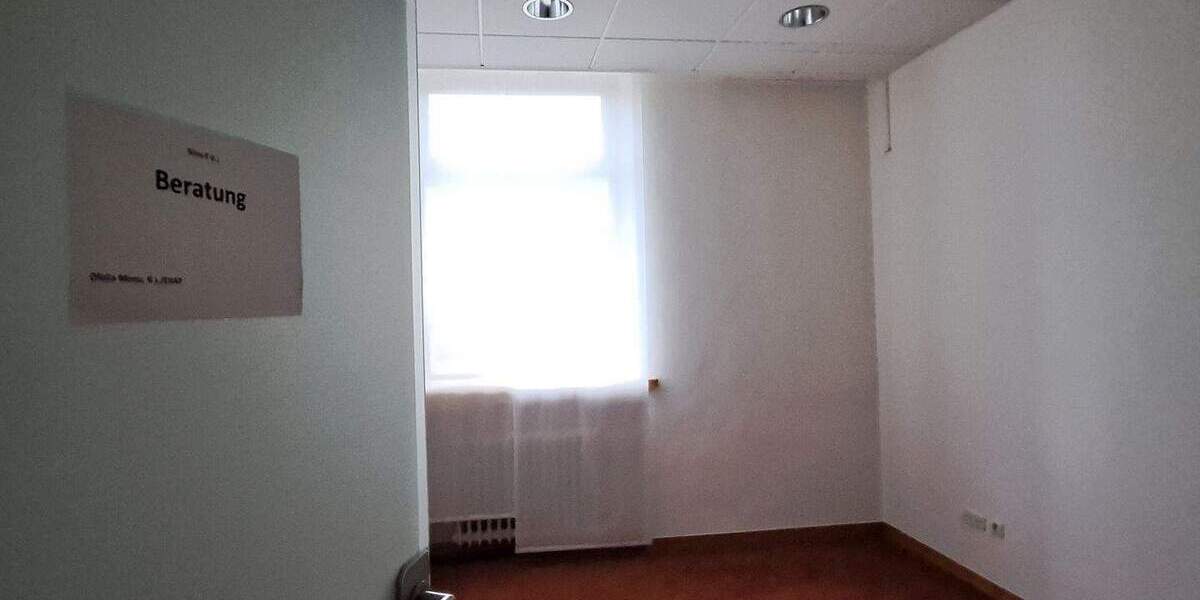 Gewerbeobjekt Duisburg Untermeiderich - 6 Zimmer, 380 m&sup2;, 3.200&euro; | Angebot:23953788