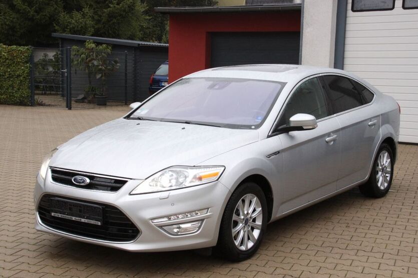 Ford Mondeo 111.000 km 9.999 € Velbert 42549