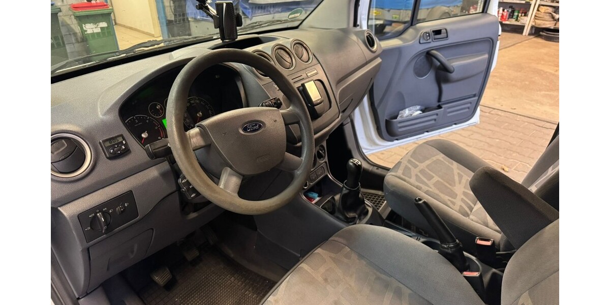 Ford Transit Tourneo Connect 143.000 km 4.900 &euro; Oberhausen 46045