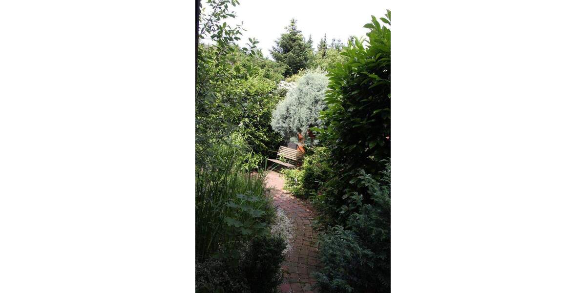 Zentral und grün gelegen in Ratingen Lintorf. Ideal für kleine Familie oder Berufspendler 5 zimmer