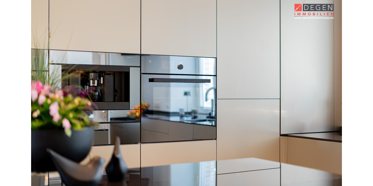 EFH mit 560 m² Wohn- und Nutzfläche in Kirchhörde mit Spa, Kamin, Weinkeller, Garten & Doppelgarage! 7 zimmer