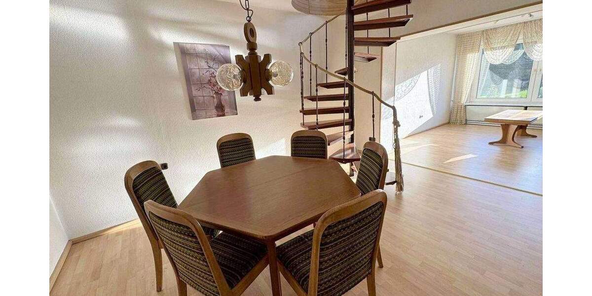 GEPFLEGTE DOPPELHAUSHÄLFTE MIT GARAGEN AUF GROßEM GRUNDSTÜCK IN DER MENGEDER HEIDE 6 zimmer