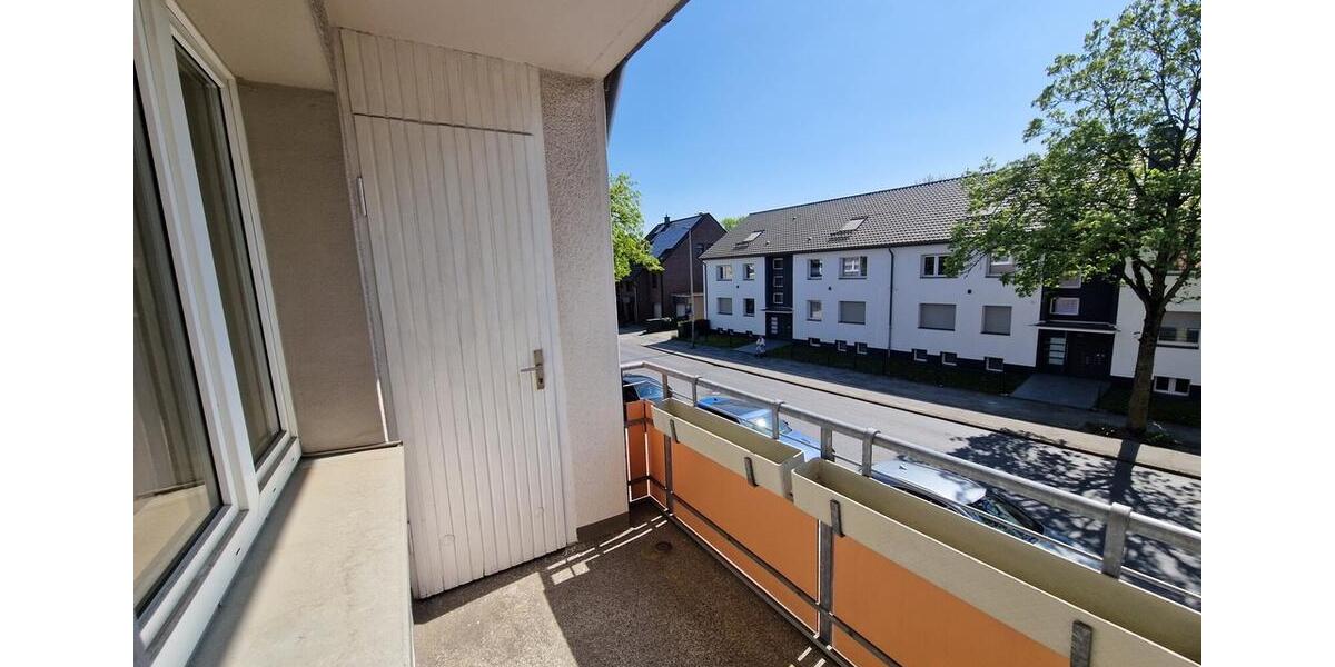 Etagenwohnung Duisburg Mittelmeiderich - 3.5 Zimmer, 71 m&sup2;, 583&euro; | Angebot:26329901