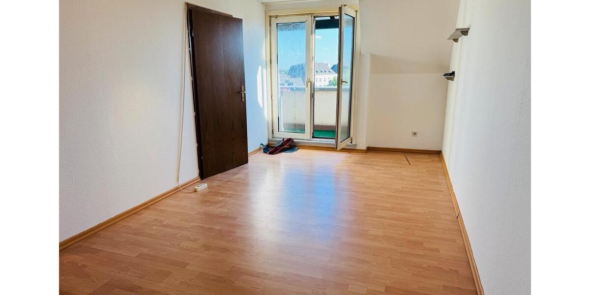 Dachgeschoßwohnung Duisburg Laar - 3 Zimmer, 84 m&sup2;, 850&euro; | Angebot:25152090