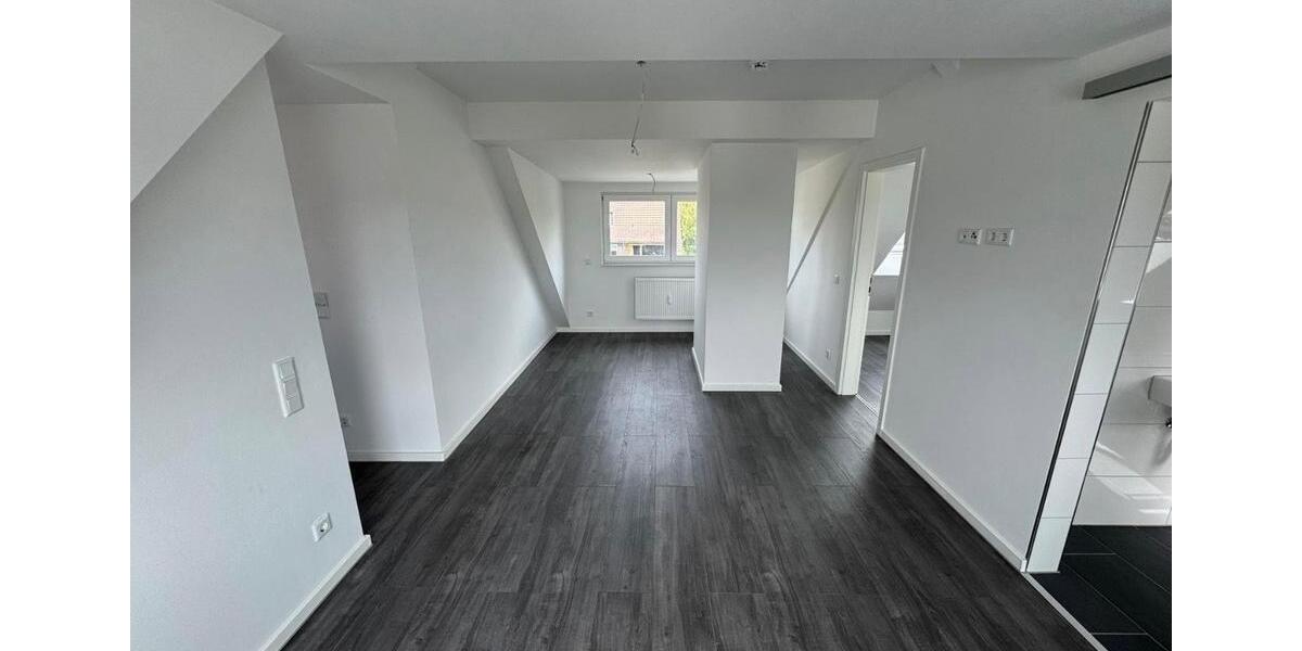 Dachgeschoßwohnung Duisburg Huckingen - 2 Zimmer, 50 m&sup2;, 600&euro; | Angebot:25052542