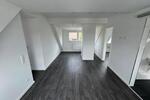 Dachgeschoßwohnung Duisburg Huckingen - 2 Zimmer, 50 m&sup2;, 600&euro; | Angebot:25052542