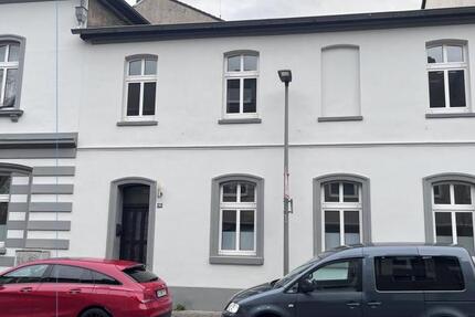 ~ Renoviertes Haus zur Miete ~ 2 Bäder ~ offener Wohnbereich ~ 4 zimmer