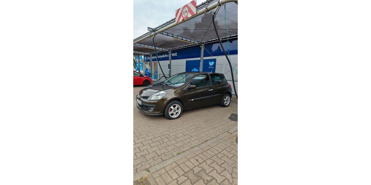 Renault Clio 138.000 km 2.499 &euro; Duisburg 47137