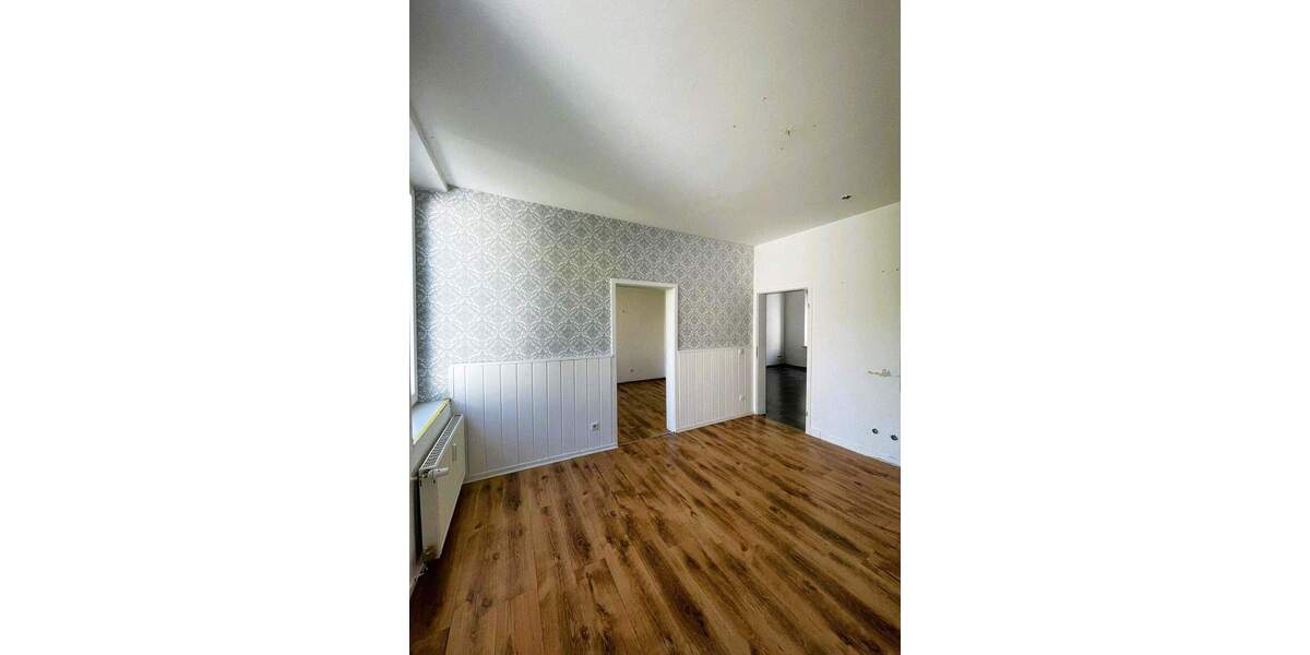 == Reserviert == Ungeschliffener Diamant zimmer