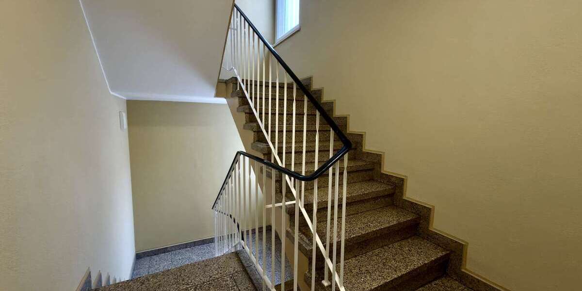 Attraktive 3,5-Zimmer-Wohnung im 2. Obergeschoss mit optionaler Garage - Etagenwohnung Essen Stadtbezirk III | Angebot:25537279