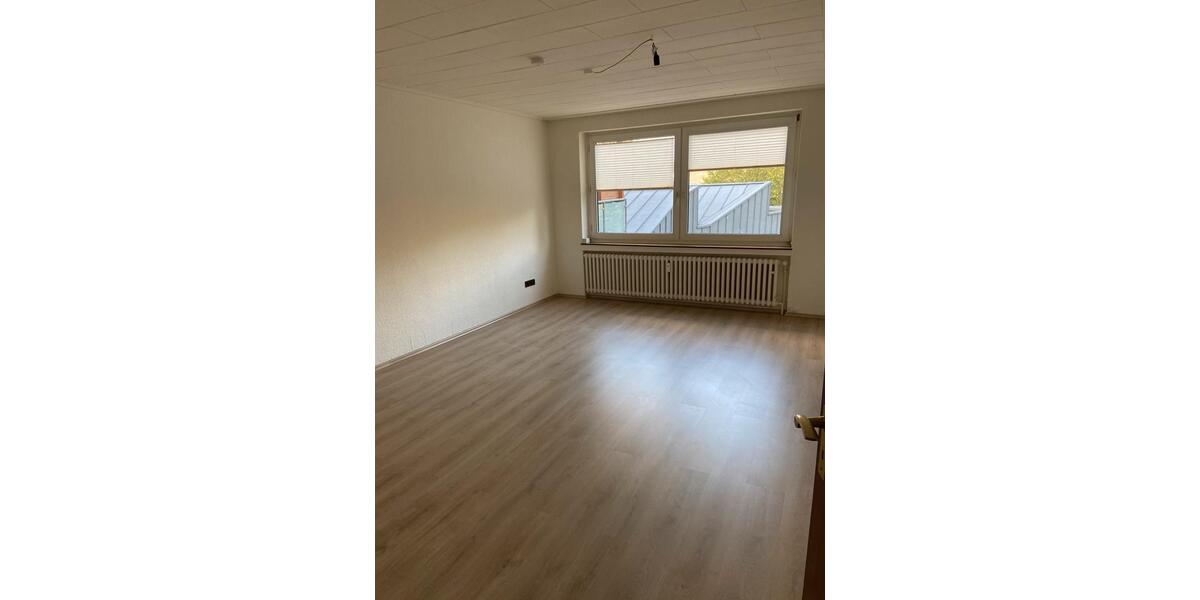 Helle 3,5-Raum-Wohnung zur Vermietung zimmer