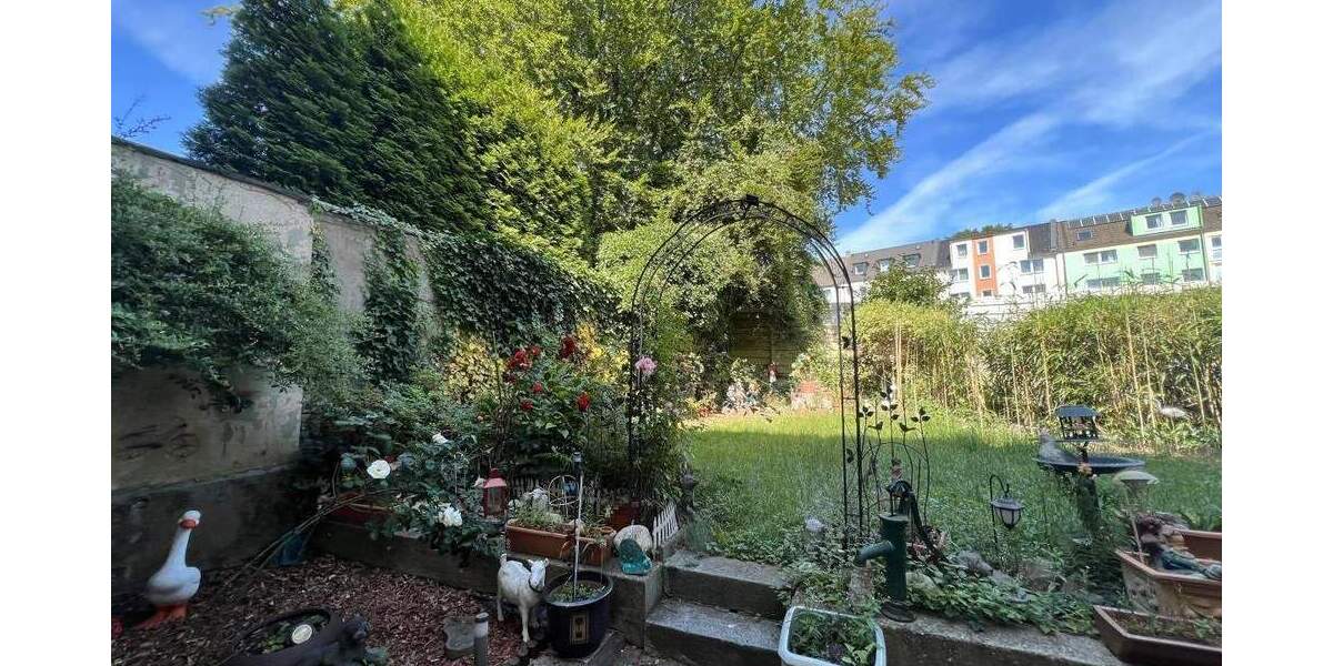 Sieben Mehrfamilienhäuser in Essen und Oberhausen- ein Eigentümer. 1 zimmer